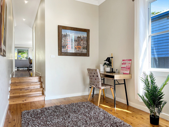 Interior 4, 3-bed Coastal Haven With Alfresco Dining & BBQ, Lake Macquarie - East