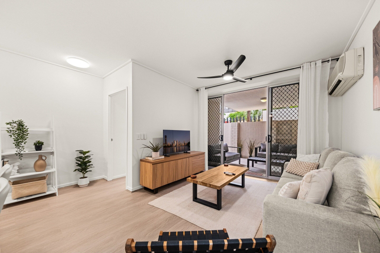 Living room 4, Vibrant 2-bed Apartment With Pool and Gym Access, Fortitude Valley
