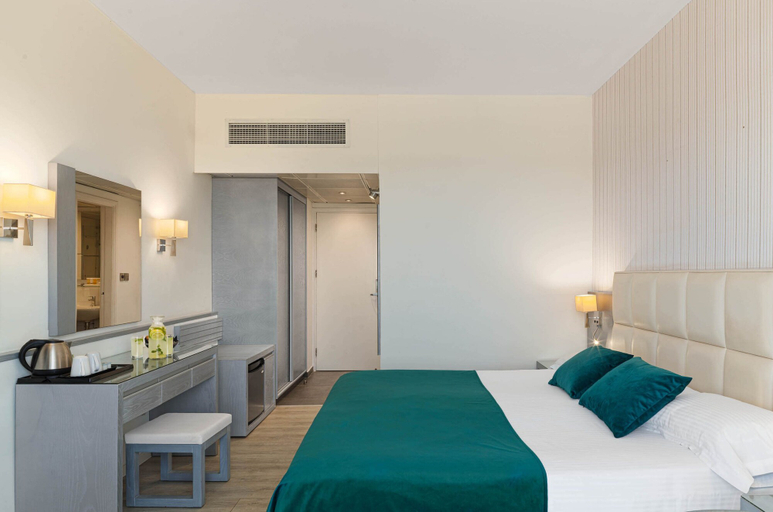 Bedroom 4, St. George Beach Hotel & Spa Resort