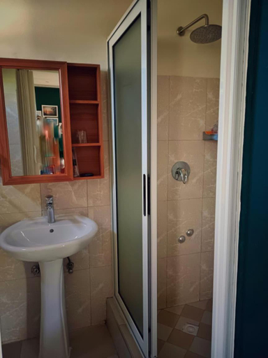 Shower 5, Hotel Bom Amigo, Jangamo
