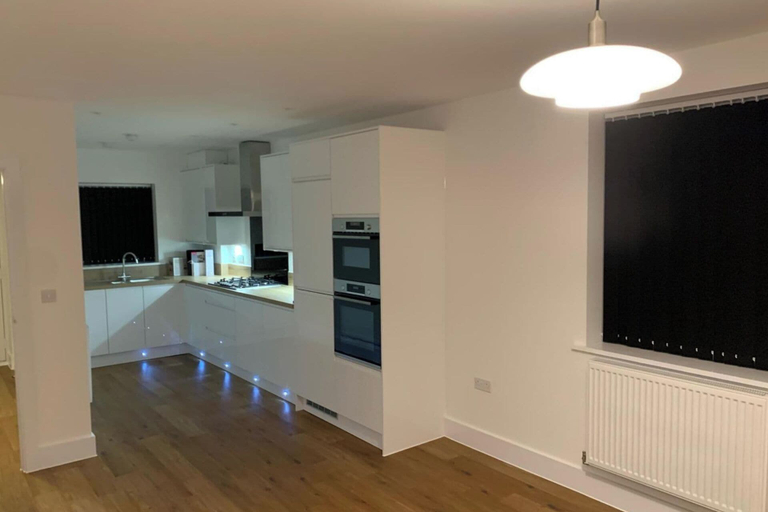 Private kitchen 2, 4bed House - Direct Links Into Central London, Thurrock
