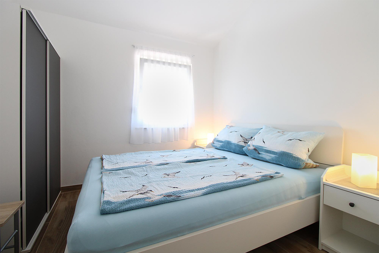 Bedroom 2, Apartment 1030, Fažana