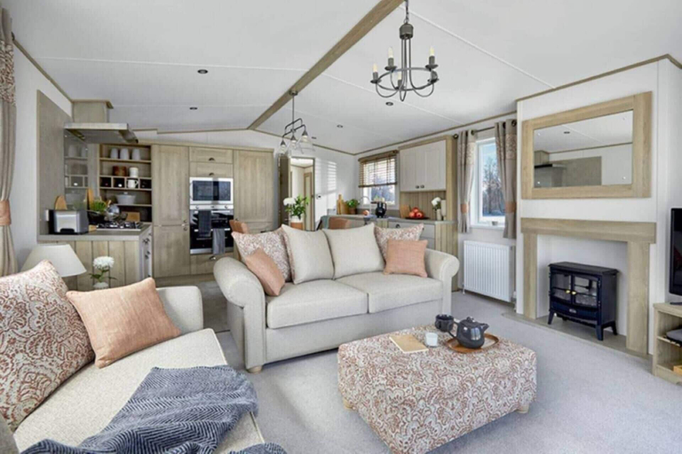 Others 5, 2-bed Lodge Sleeps 4 - Pet Welcome - Fireplace, Gloucestershire