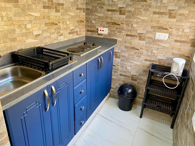 Room 5, Modern studio apartment in a central New Chadcombe - 2318, Harare
