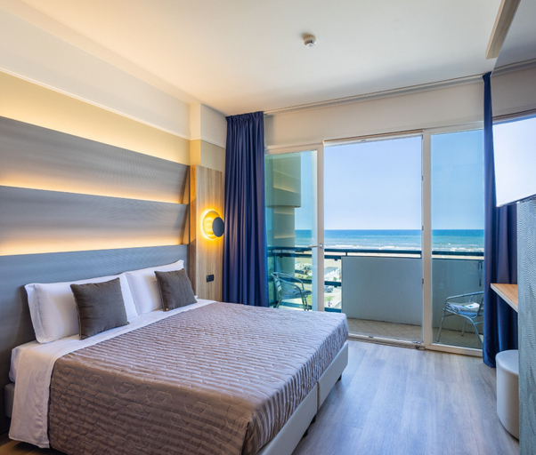 Bedroom 2, Hotel Palm Beach, Rimini