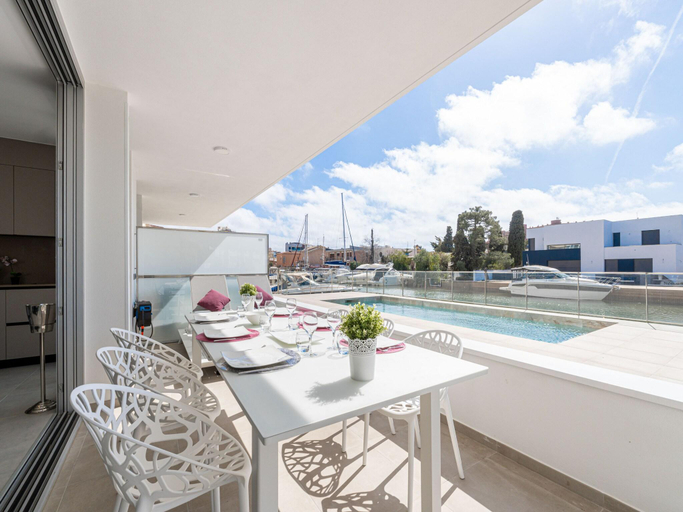 5, Apartment in Roses near the Beach Pool, Girona