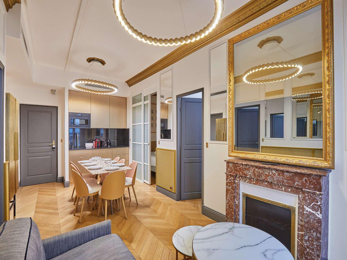 4, Sublim AC-3 BDR MontaigneArc de Triomphe, Paris