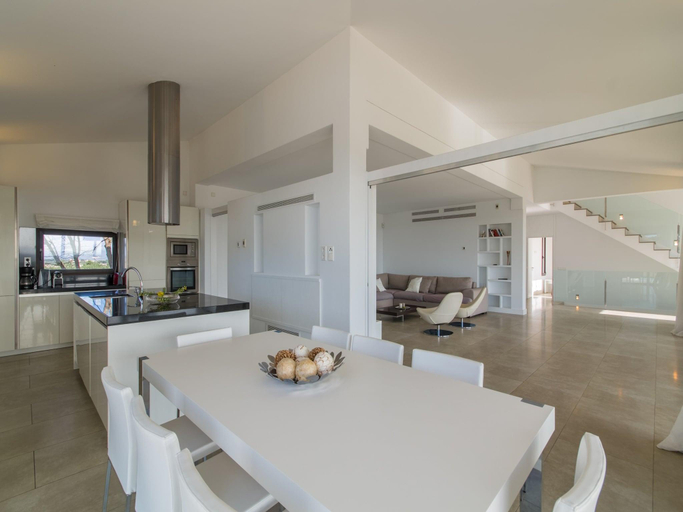 5, Dalt Son Morro Villa with Hot Tub, Baleares