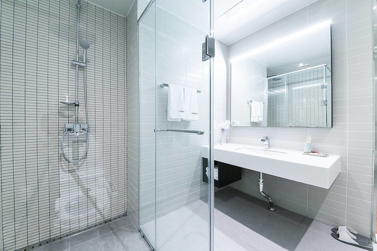 Bathroom 4, Golden River Hotel, Geum-cheon