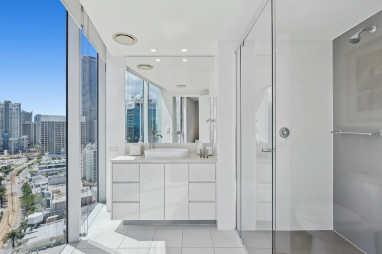 Bathroom 5, Modern 2-bed With Pool Access in Surfers Paradise, Gold Coast