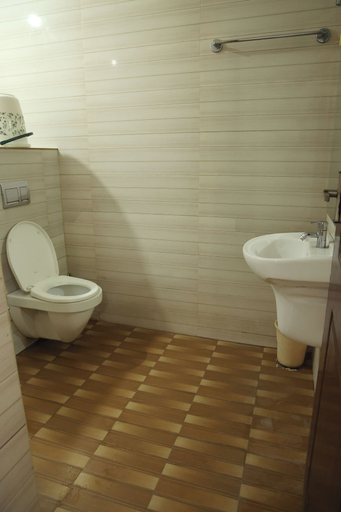 Bathroom 4, Aaru Residency, Coimbatore
