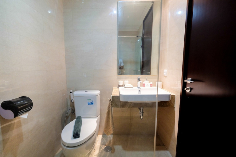 Bathroom 3, Minimalist Studio Menteng Park Apartment, Central Jakarta