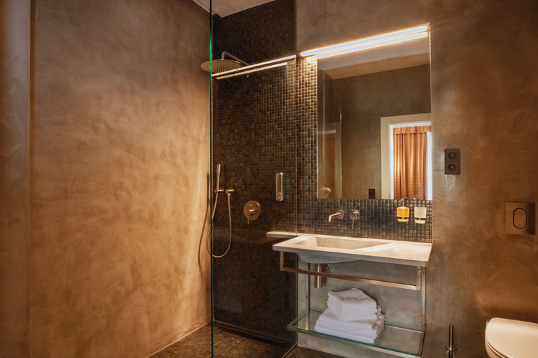 Bathroom 3, Hotel Golden Lamb, Karlovy Vary