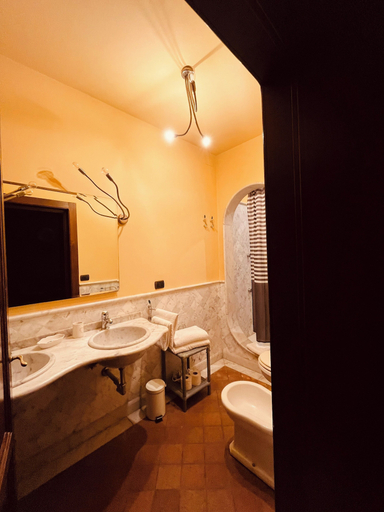 Bathroom 4, La Torre wine resort, Lucca
