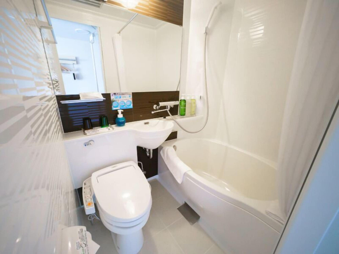 Bathroom 4, Super Hotel Premier Osaka Honmachi, Osaka
