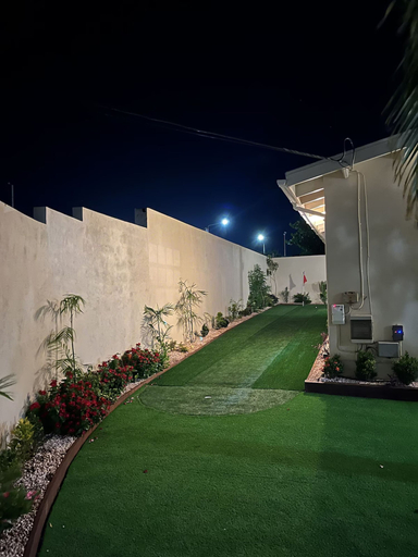 Courtyard 3, 3 Bedroom Villa in Pos Chiquito Sun and Fun 5 Minute Walk to Beach