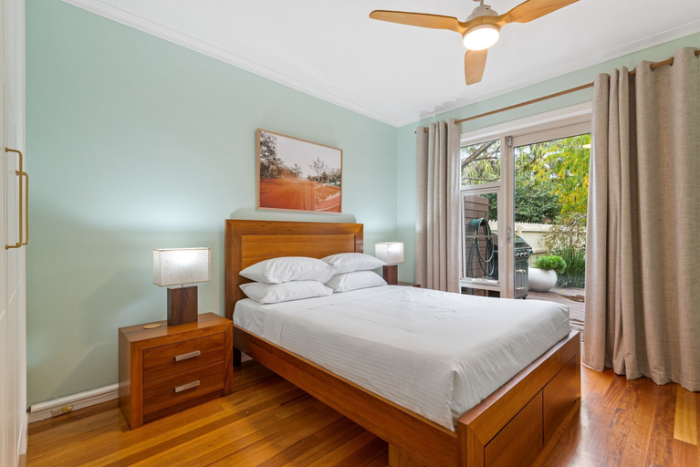 Room 5, Perfect 2-bed Inner-city Home With Pool & BBQ Area, Melbourne