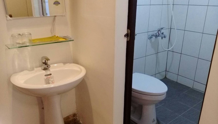 Bathroom 3, Patio Moonlight B&B, Kinmen