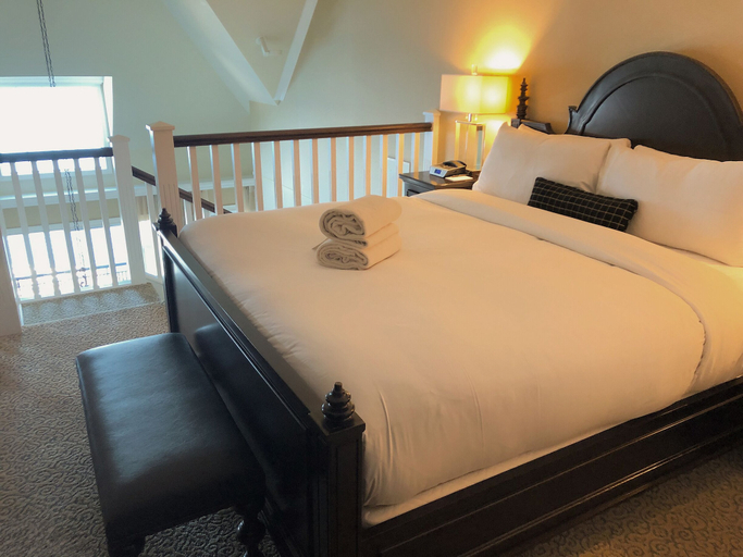 Bedroom 4, Oak Bay Beach Hotel, Capital