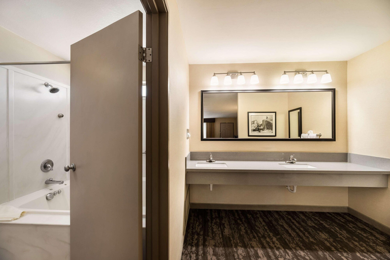 Bathroom 5, Best Western Frontier Motel, Inyo