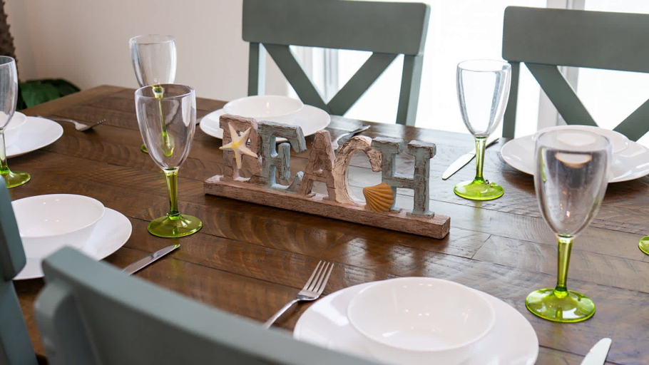 Food & Drinks 5, Upscale & Spacious Home - Renovated - Pool, Cameron