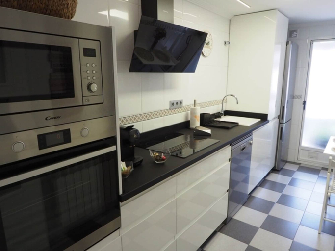Room 2, Bonito Apartamento en Centro Ciudad con Garaje, Valencia
