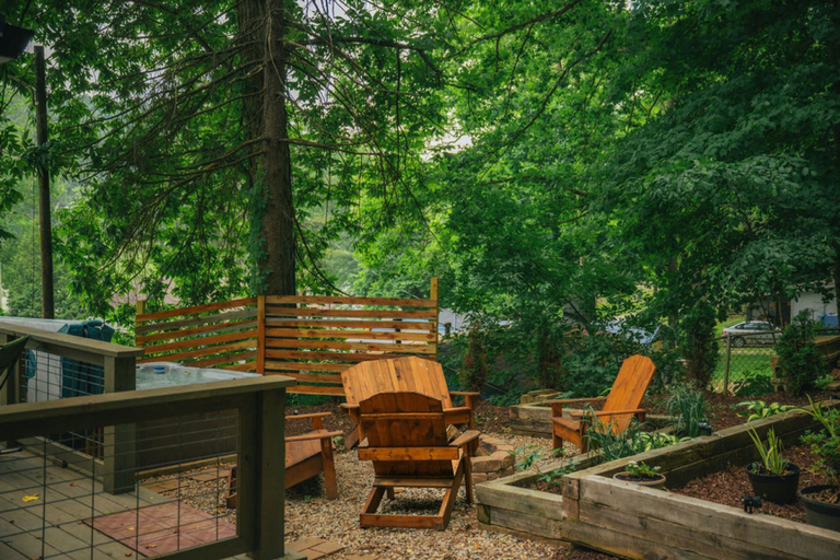 Room 2, Lakefront Hilltop Cabin Hot tub Firepit, Morgan