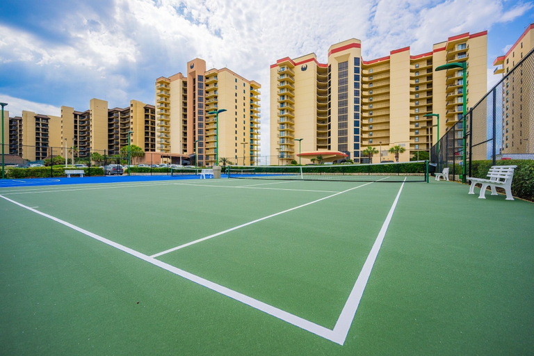 Sport court 3, Phoenix Iii 3074 2 Bedroom Condo, Baldwin