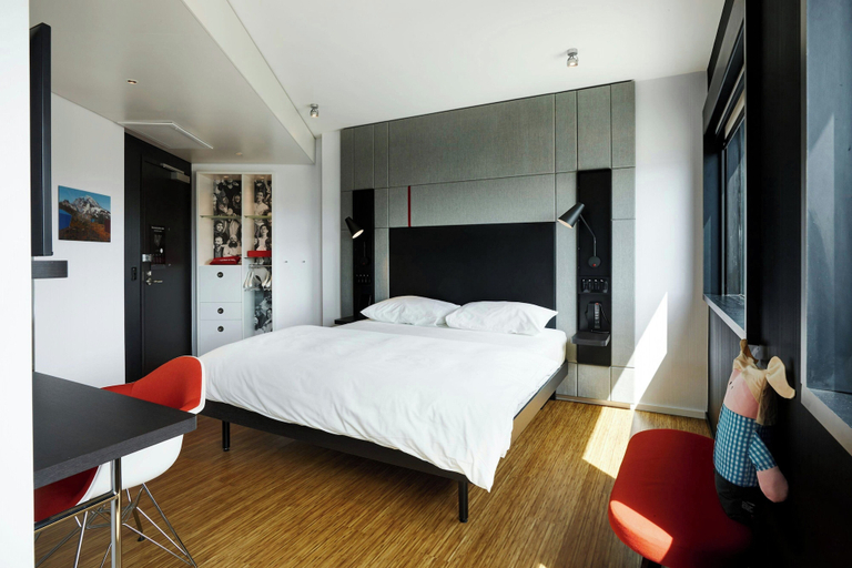 Bedroom 3, citizenM Seattle Pioneer Square, Seattle