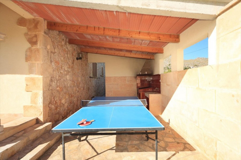 Room 5, Can Jaume la Font by Vida Villas Private Pool Walk to Restaurants, Baleares