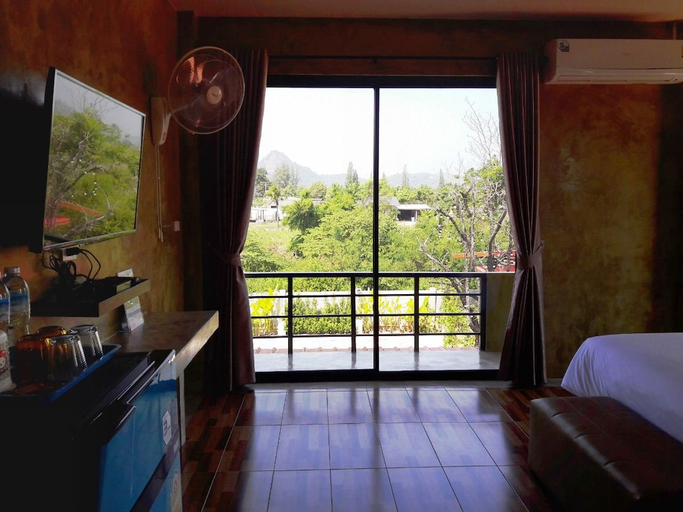 Others 5, Oasis Resort, Pran Buri