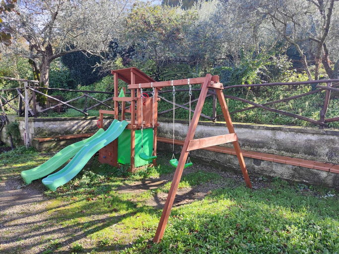 Children's play area - outdoor 4, BARONE ANTONIO NEGRI FARMHOUSE, Salerno