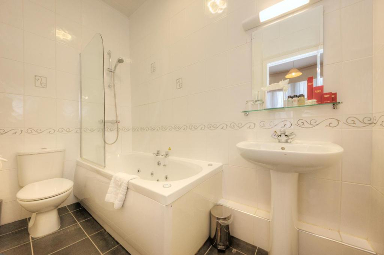 Bathroom 5, Muthu Queens Oban Hotel, Argyll and Bute
