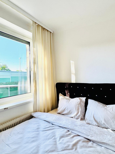 Room 5, Spacious Garden Villa for 16 Guests, Wien