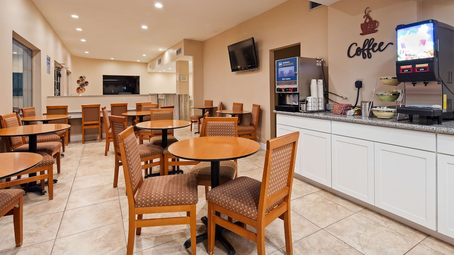 Others 4, Motel6 Willcox, AZ, Cochise