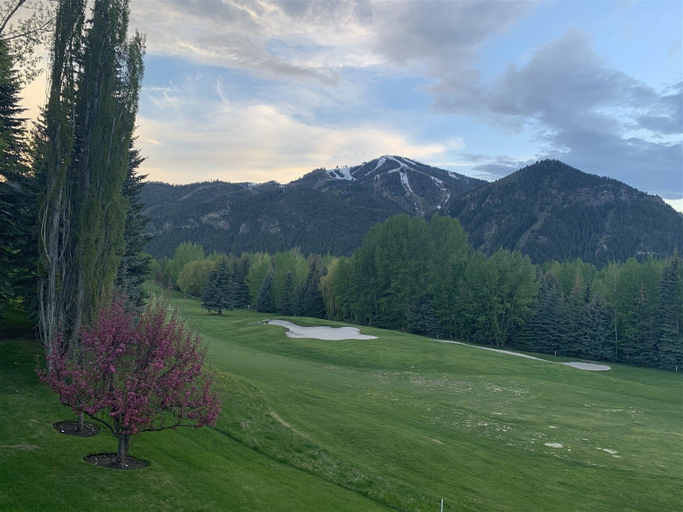 Golf 3, C21 Bigwood - Stunning Baldy Views, Blaine