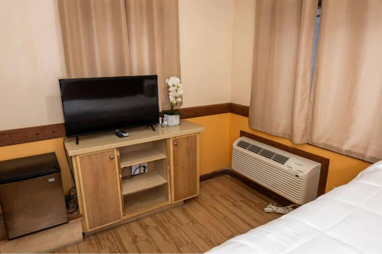Room 5, Simply Native B And B