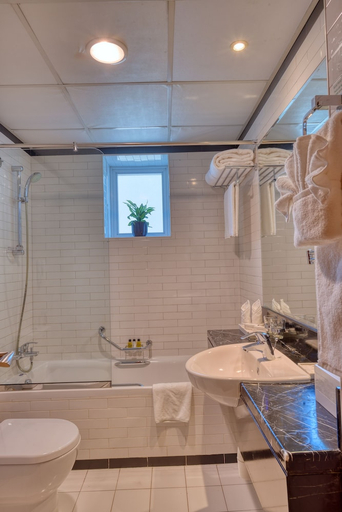 Bathroom 4, Pearl Marina Hotel Apartments, Dubai
