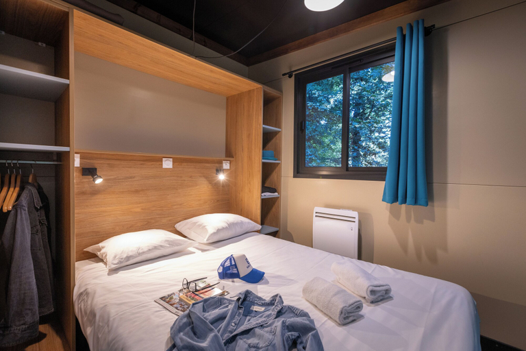 Bedroom 3, Huttopia Baie du Mont Saint Michel, Ille-et-Vilaine
