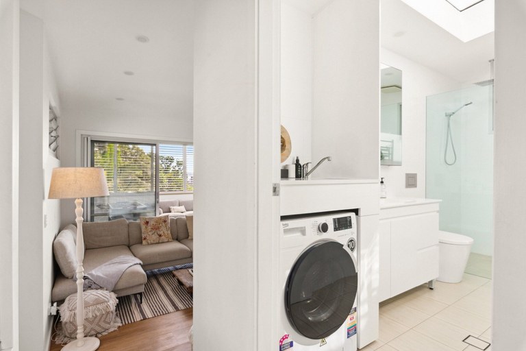 Bathroom 3, Luxury 2-bed With Ocean Views and Garden, Sydney