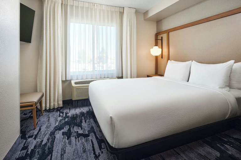 Bedroom 3, Fairfield Inn & Suites by Marriott Gillette, Campbell