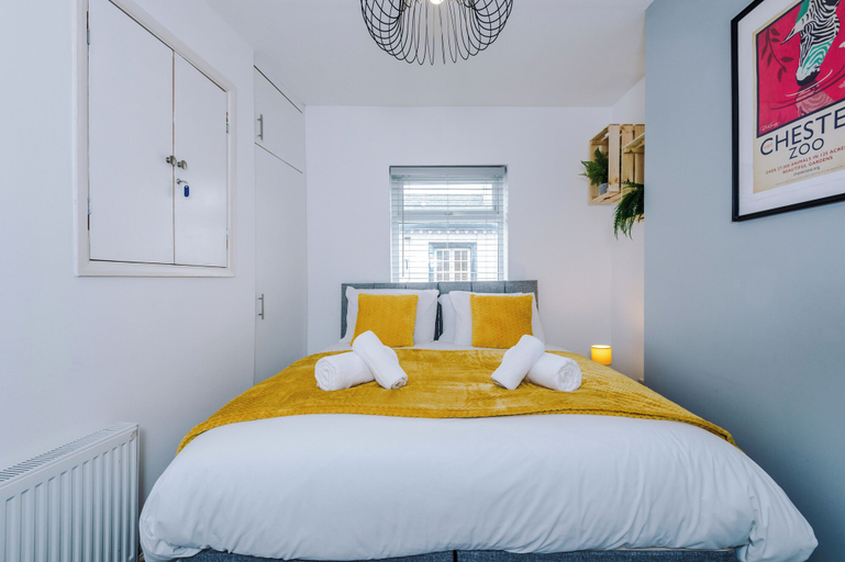 Room 5, 20 Spital Walk, Cheshire West and Chester