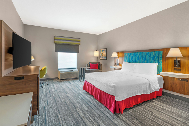 Bedroom 3, Hampton Inn Junction City, Geary