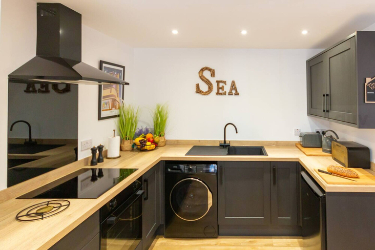 Room 2, Dreamland Cottage Margate by Adliv, Kent