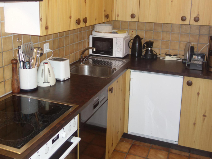 2, Cozy Apartment With Mountain Views, Sion