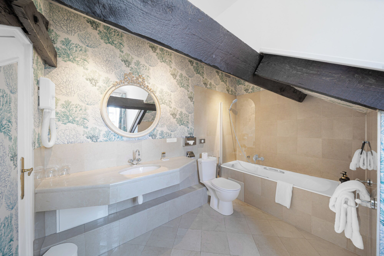 Bathroom 3, Hôtel de la Bretonnerie, Paris
