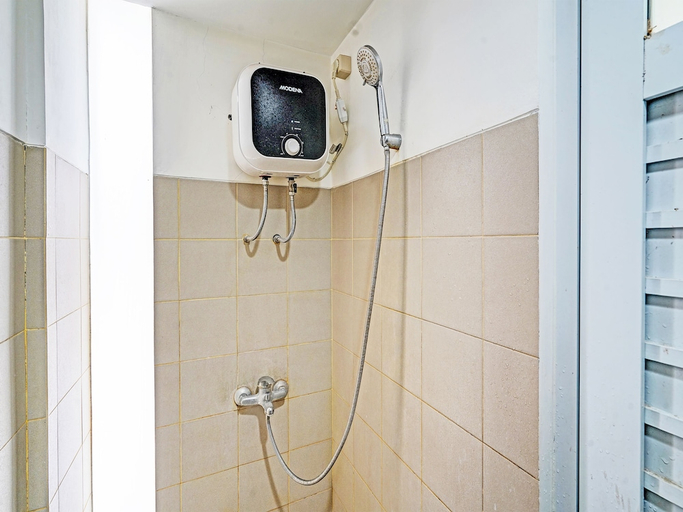 Bathroom 3, Hotel O Alamanda 7 Syariah, Bandung