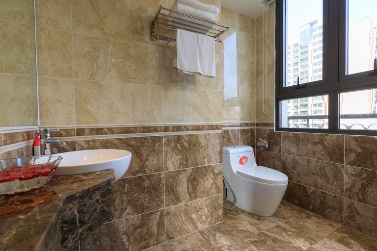 Bathroom 5, Yolowa Hotel, Cầu Giấy