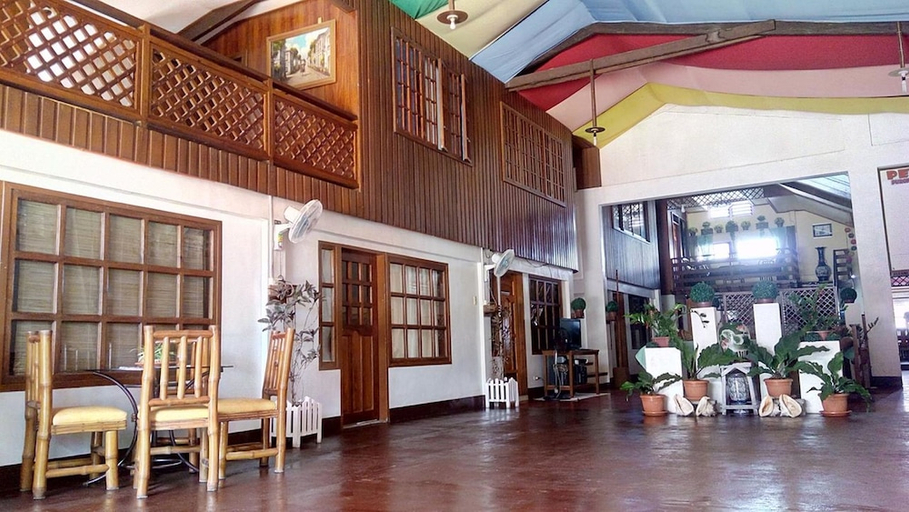Public Area, Peria Seafront Pensione, Roxas