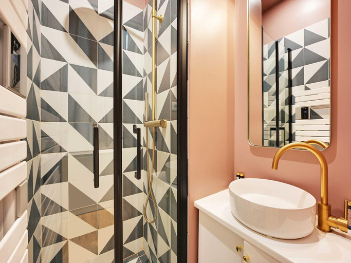 Bathroom 3, Haven of peace near the Palais de Garnier, Paris